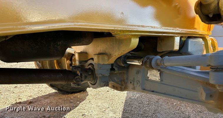 image for item DQ3160 1997 New Holland 575E backhoe