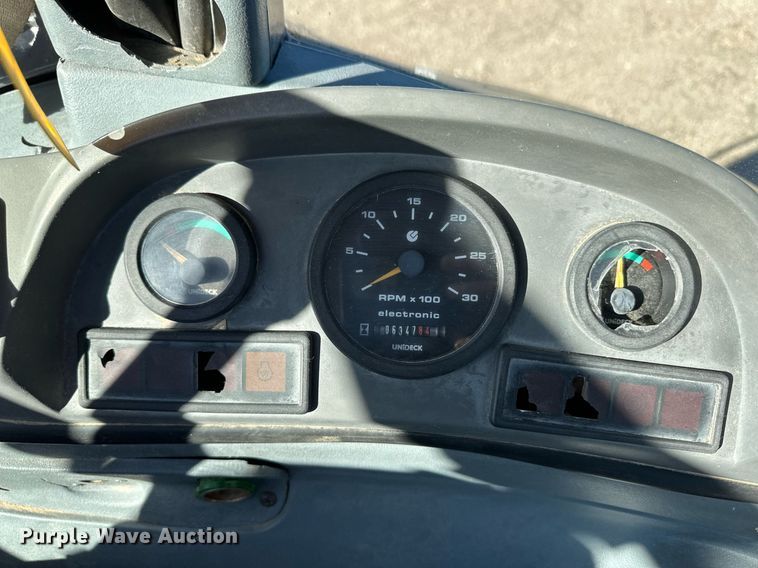 image for item DQ3160 1997 New Holland 575E backhoe