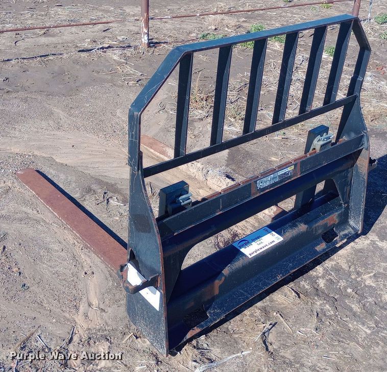 image for item DQ3163 John Deere skid steer forks