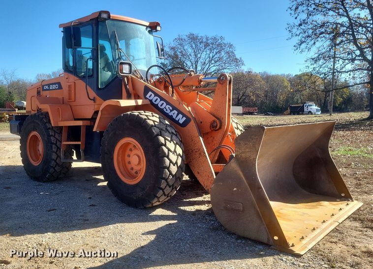 image for item DQ3749 2013 Doosan DL220-3 wheel loader