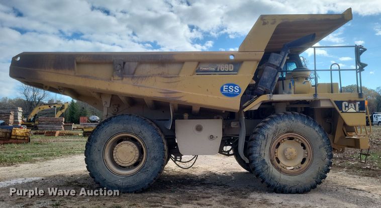 image for item DQ3751 1998 Caterpillar  769D haul truck