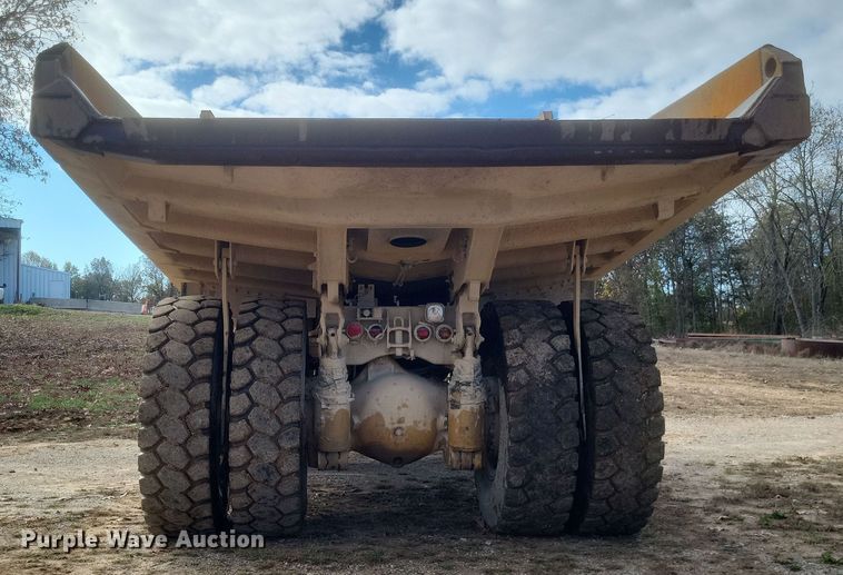 image for item DQ3751 1998 Caterpillar  769D haul truck