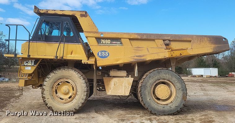 image for item DQ3751 1998 Caterpillar  769D haul truck