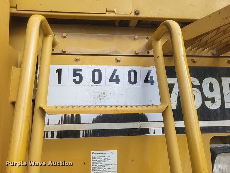 image for item DQ3751 1998 Caterpillar  769D haul truck