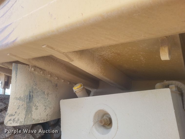 image for item DQ3751 1998 Caterpillar  769D haul truck