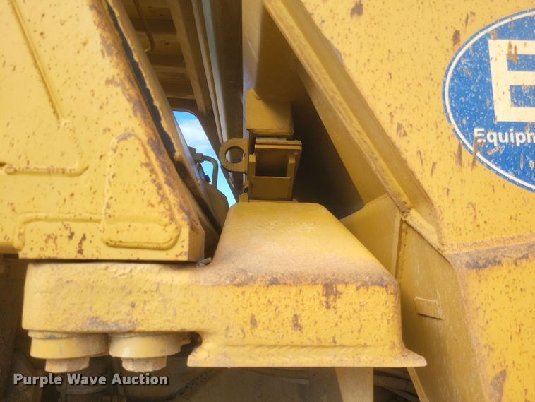 image for item DQ3751 1998 Caterpillar  769D haul truck