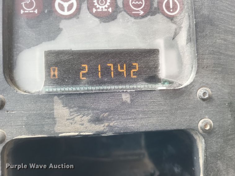 image for item DQ3751 1998 Caterpillar  769D haul truck