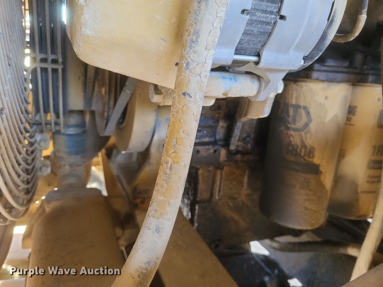 image for item DQ3751 1998 Caterpillar  769D haul truck