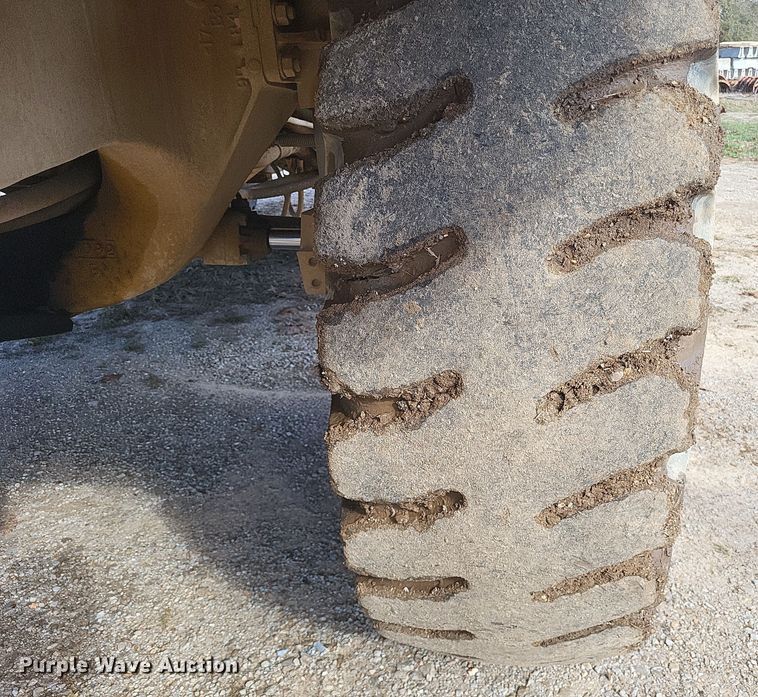 image for item DQ3751 1998 Caterpillar  769D haul truck