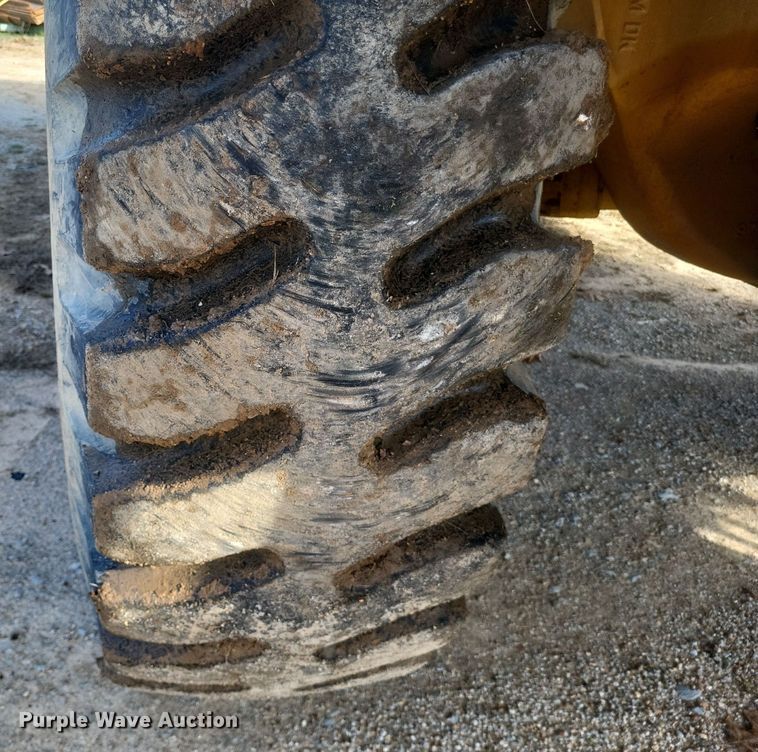 image for item DQ3751 1998 Caterpillar  769D haul truck