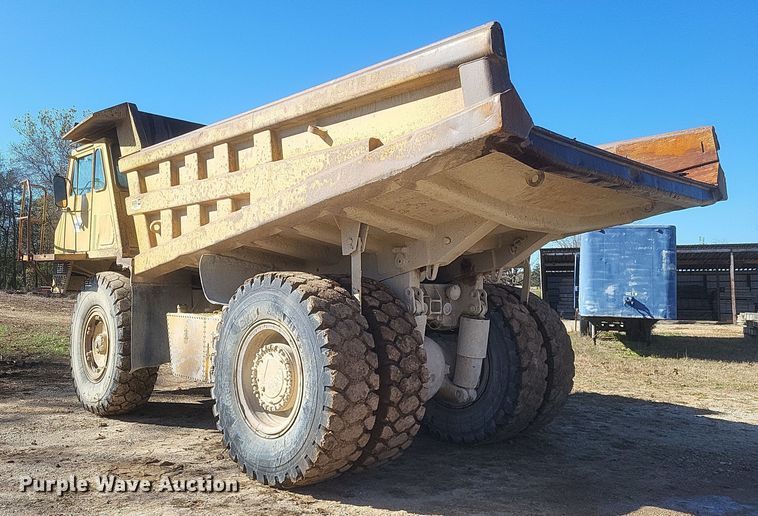 image for item DQ3752 1990 Caterpillar 769C haul truck