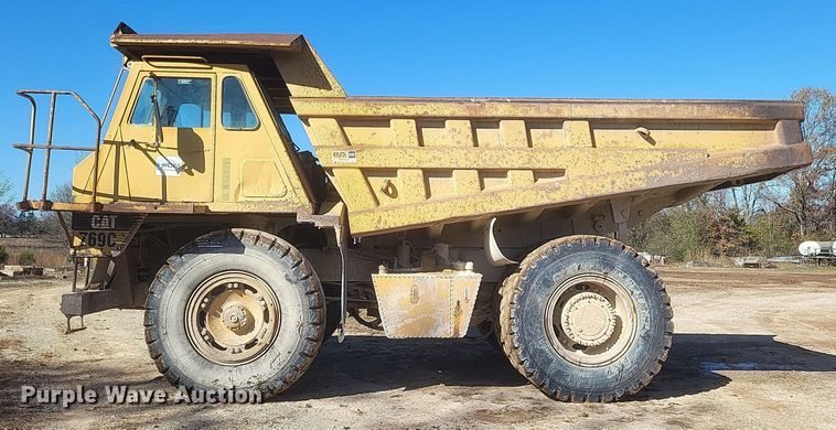 image for item DQ3752 1990 Caterpillar 769C haul truck