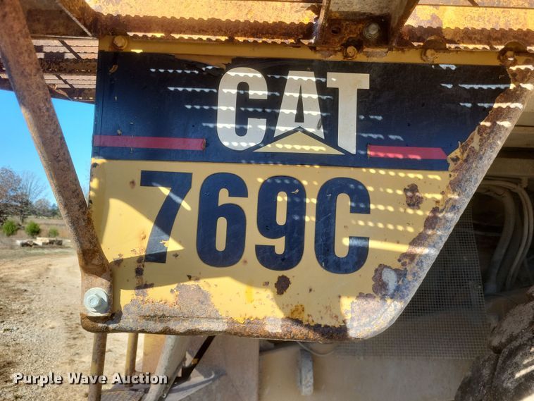 image for item DQ3752 1990 Caterpillar 769C haul truck