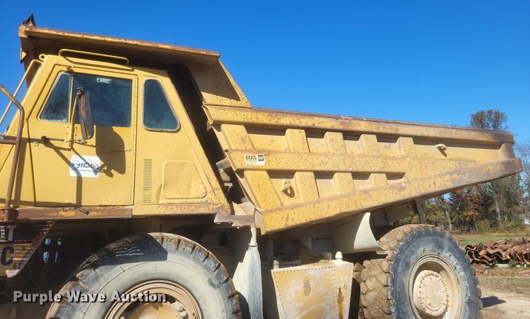 image for item DQ3752 1990 Caterpillar 769C haul truck