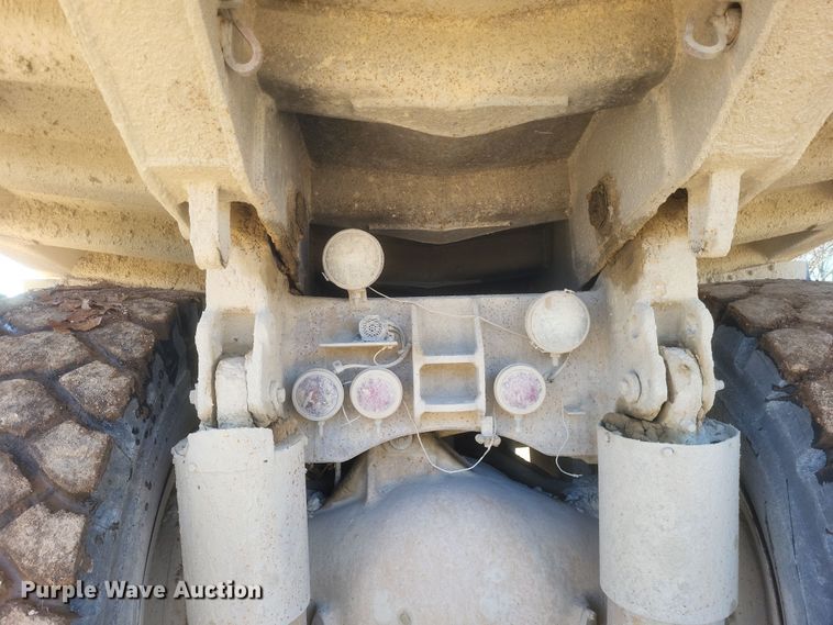 image for item DQ3752 1990 Caterpillar 769C haul truck