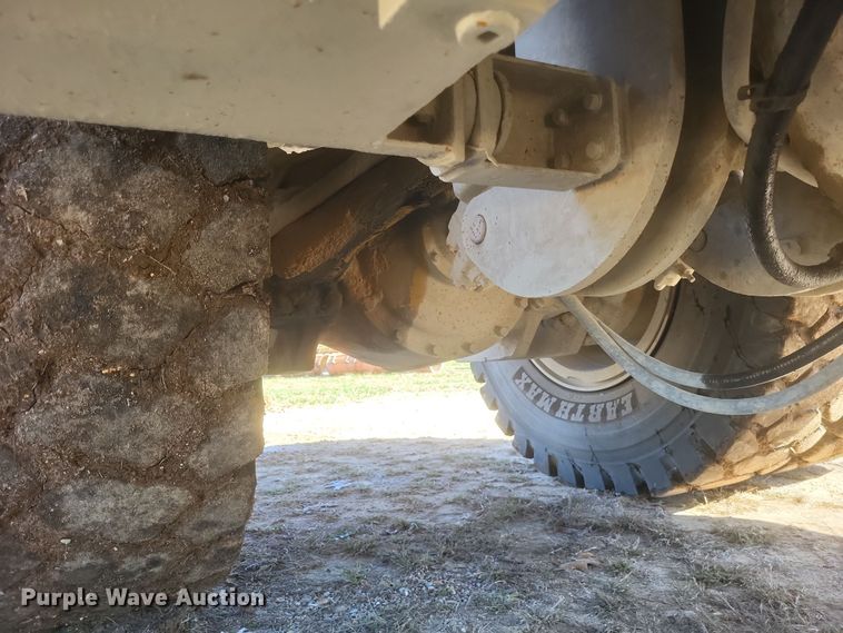 image for item DQ3752 1990 Caterpillar 769C haul truck