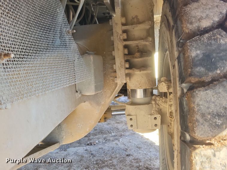 image for item DQ3752 1990 Caterpillar 769C haul truck