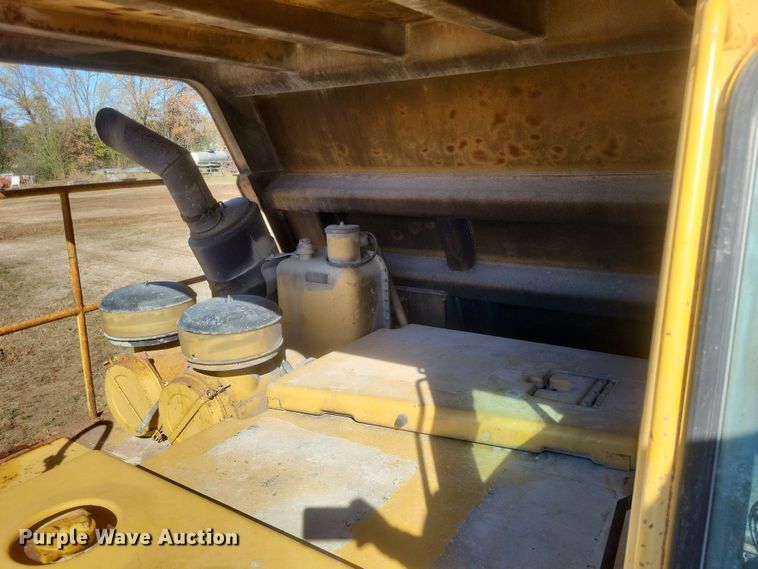 image for item DQ3752 1990 Caterpillar 769C haul truck