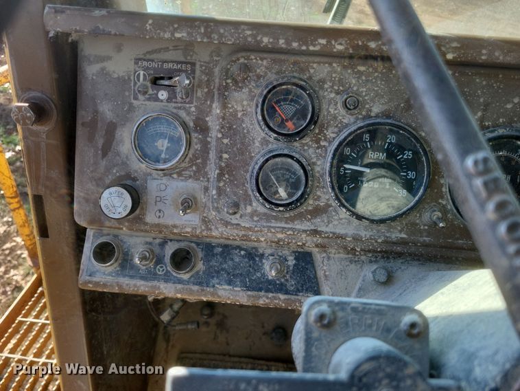 image for item DQ3752 1990 Caterpillar 769C haul truck