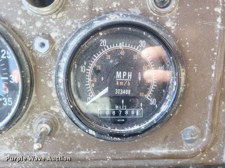 image for item DQ3752 1990 Caterpillar 769C haul truck