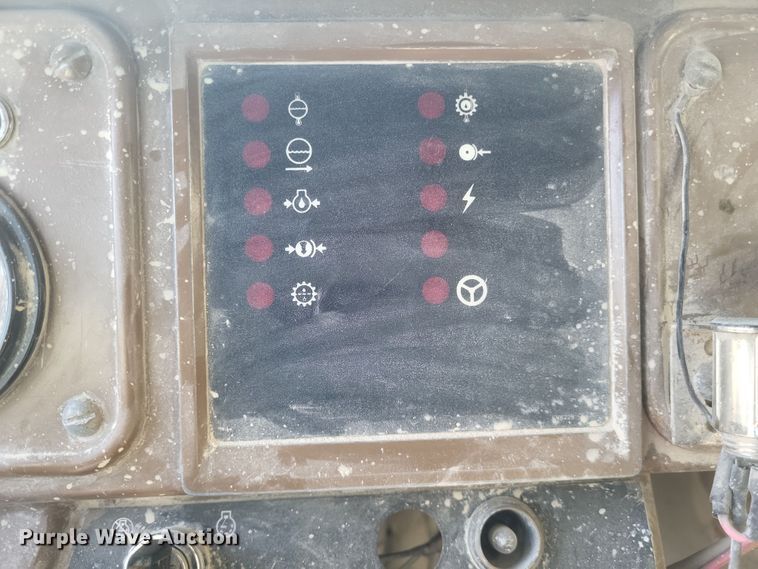 image for item DQ3752 1990 Caterpillar 769C haul truck