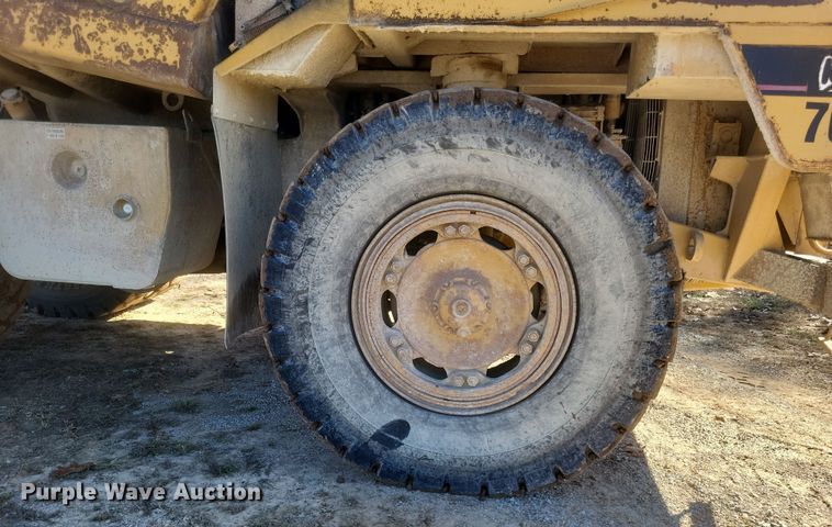 image for item DQ3752 1990 Caterpillar 769C haul truck