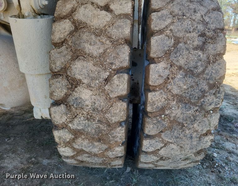 image for item DQ3752 1990 Caterpillar 769C haul truck