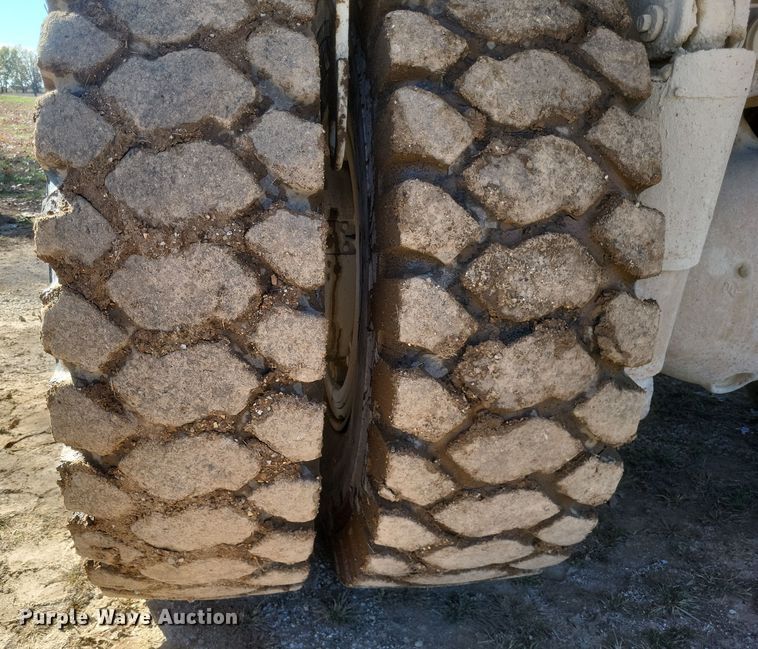 image for item DQ3752 1990 Caterpillar 769C haul truck