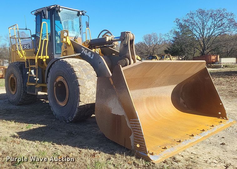 image for item DQ3755 2008 John Deere 744J wheel loader