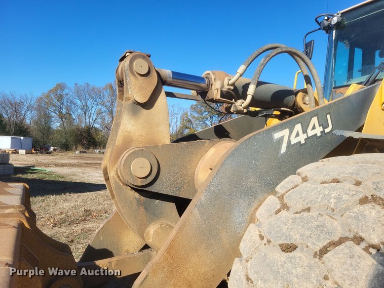 image for item DQ3755 2008 John Deere 744J wheel loader