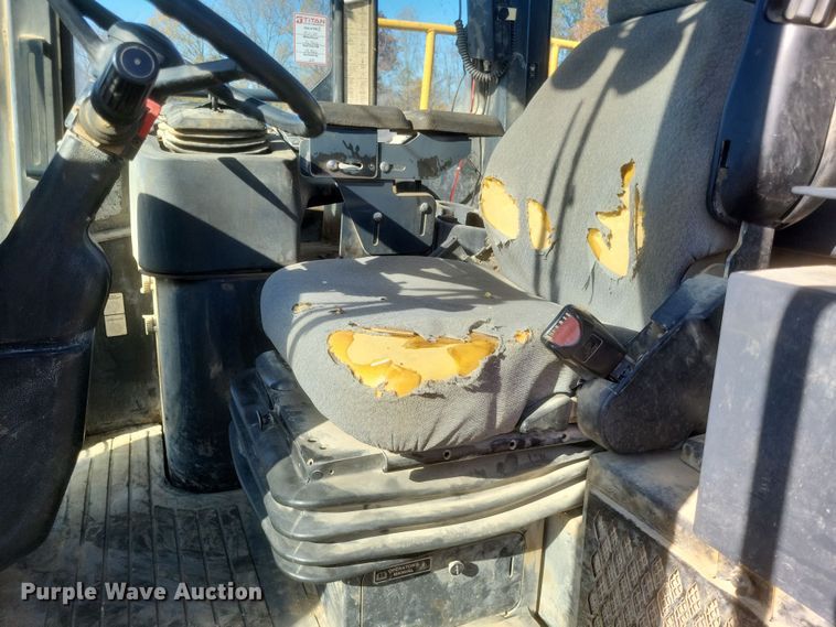 image for item DQ3755 2008 John Deere 744J wheel loader