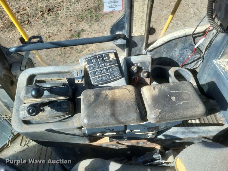 image for item DQ3755 2008 John Deere 744J wheel loader