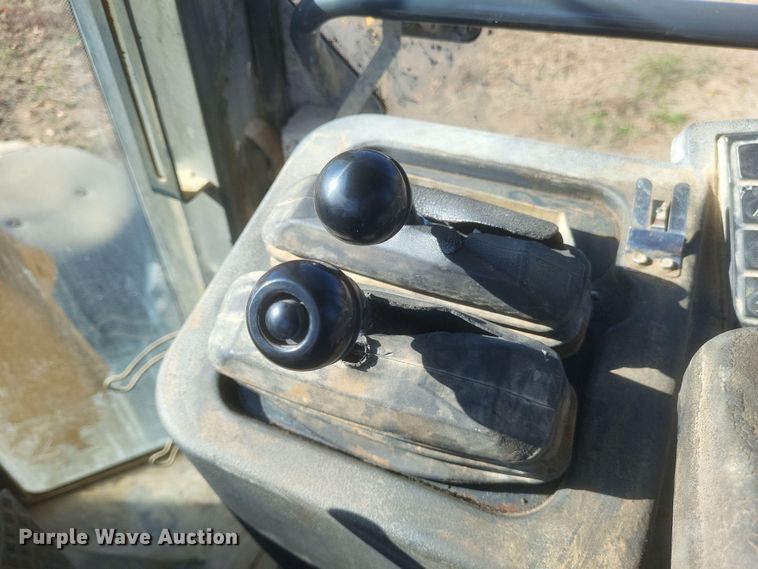 image for item DQ3755 2008 John Deere 744J wheel loader