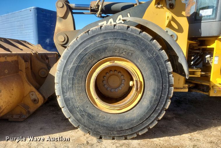 image for item DQ3755 2008 John Deere 744J wheel loader