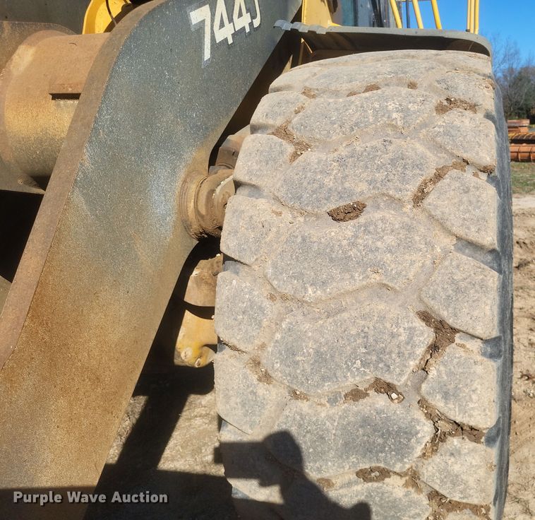 image for item DQ3755 2008 John Deere 744J wheel loader