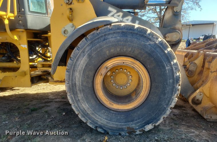 image for item DQ3755 2008 John Deere 744J wheel loader