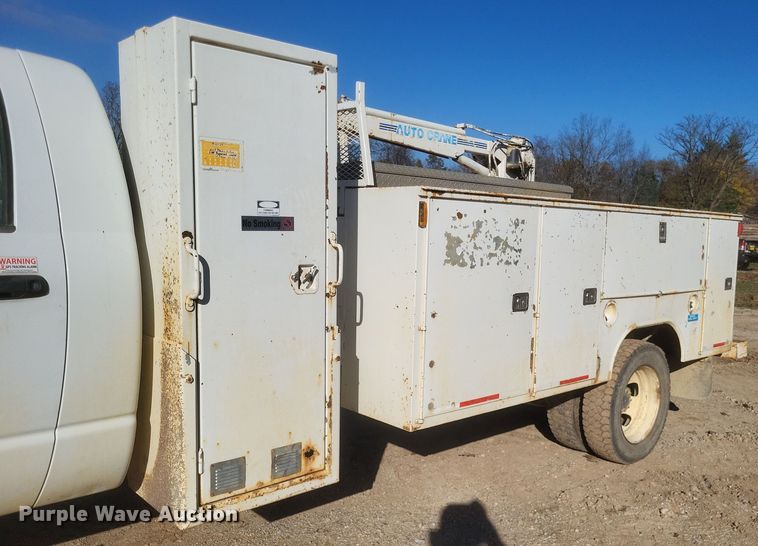 image for item DQ3758 2008 Dodge Ram 5500HD utility / service truck