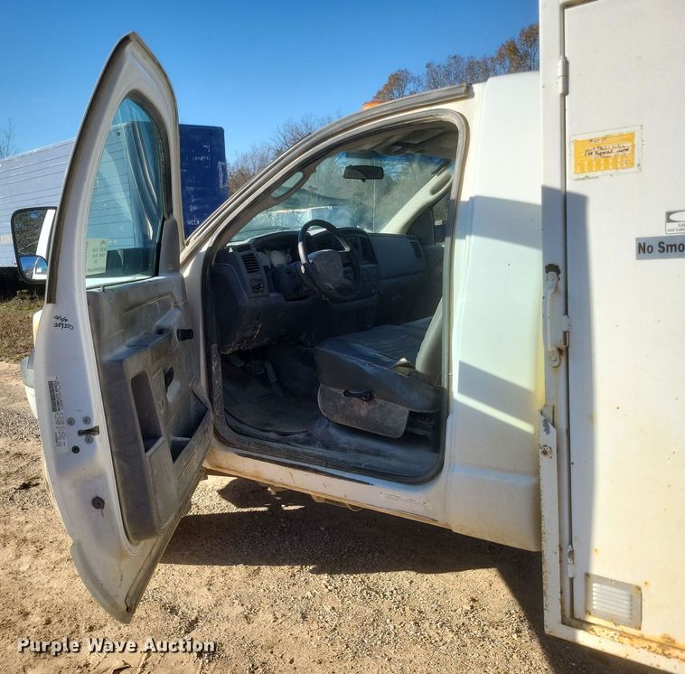 image for item DQ3758 2008 Dodge Ram 5500HD utility / service truck