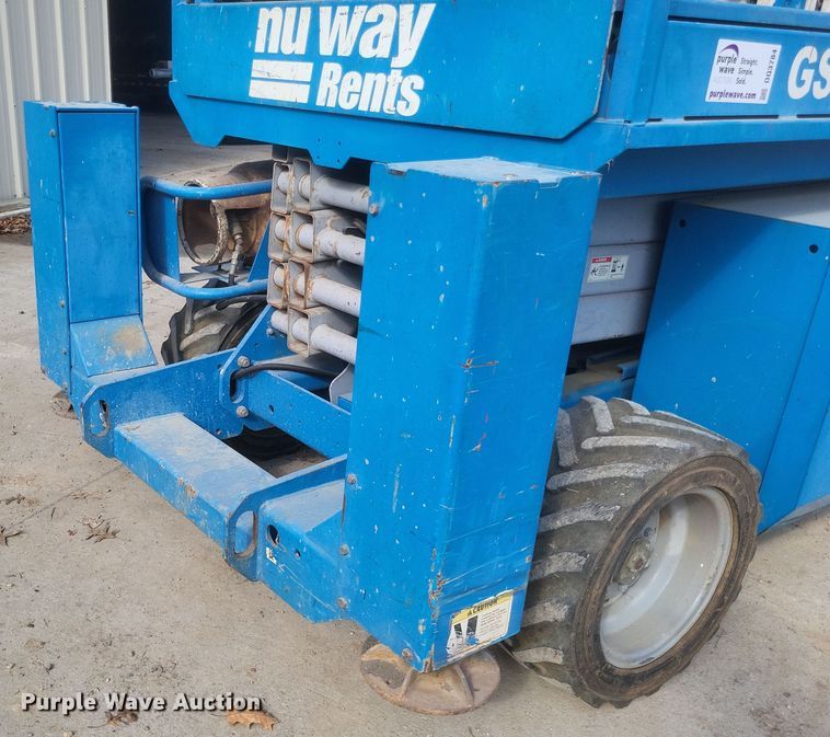 image for item DQ3784 2008 Genie GS-2668 RT scissor lift