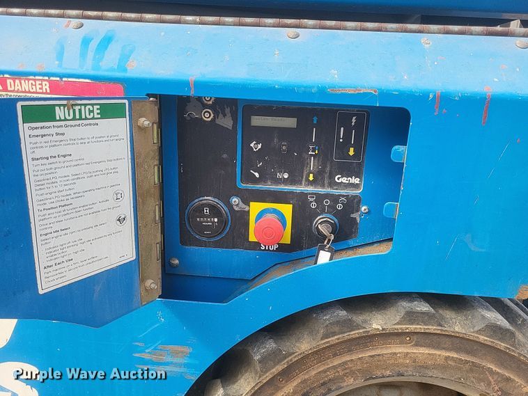 image for item DQ3784 2008 Genie GS-2668 RT scissor lift