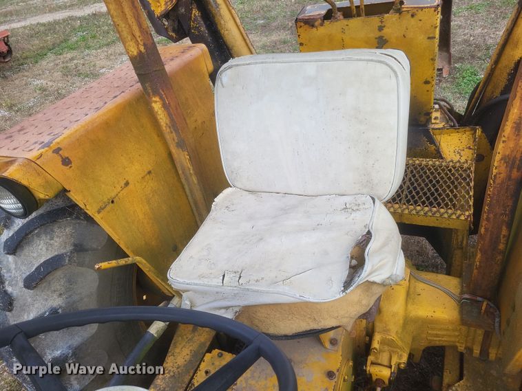 image for item DQ3804 1977 Massey Ferguson  30B industrial tractor