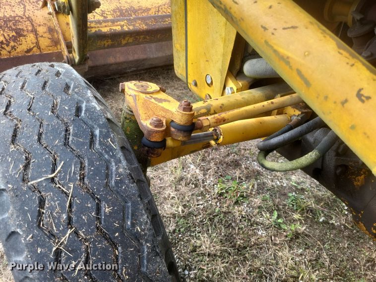 image for item DQ3804 1977 Massey Ferguson  30B industrial tractor