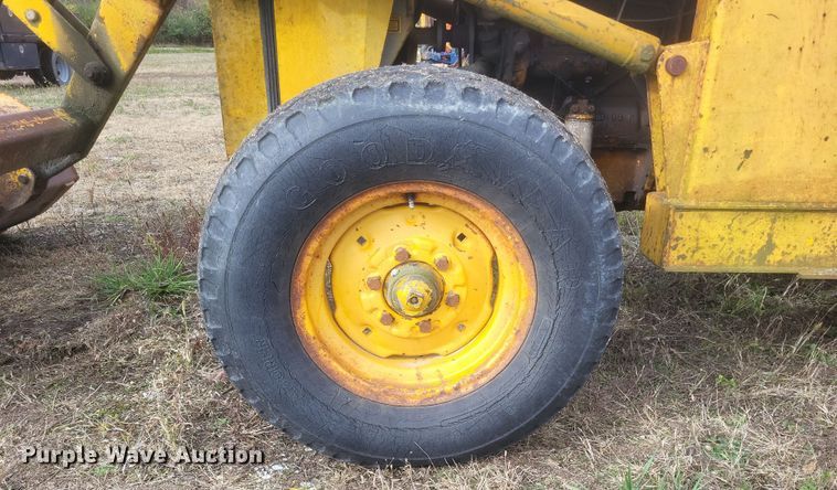 image for item DQ3804 1977 Massey Ferguson  30B industrial tractor