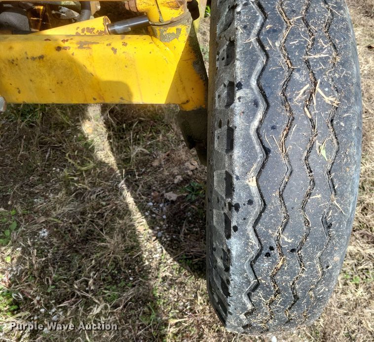 image for item DQ3804 1977 Massey Ferguson  30B industrial tractor