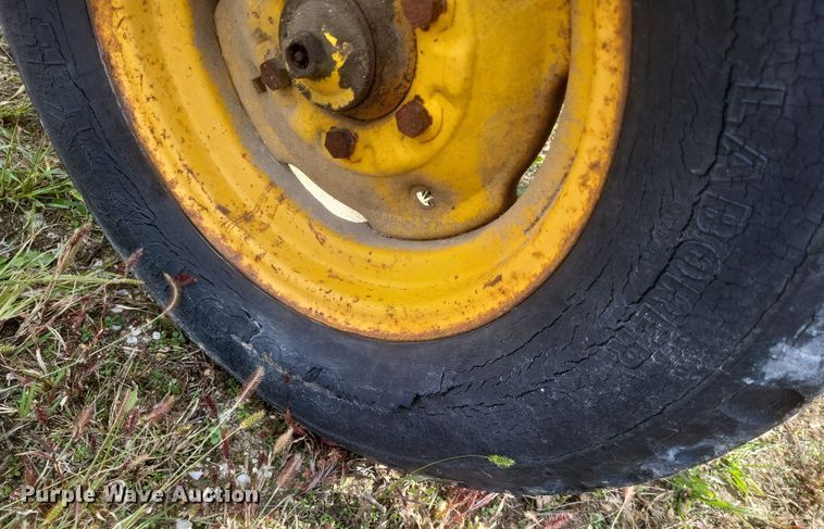 image for item DQ3804 1977 Massey Ferguson  30B industrial tractor