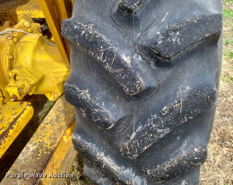 image for item DQ3804 1977 Massey Ferguson  30B industrial tractor