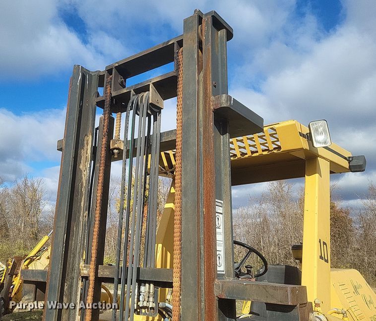 image for item DQ3805 2003 Master Craft MC06685 forklift