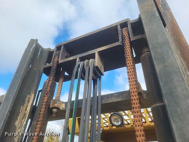 image for item DQ3805 2003 Master Craft MC06685 forklift