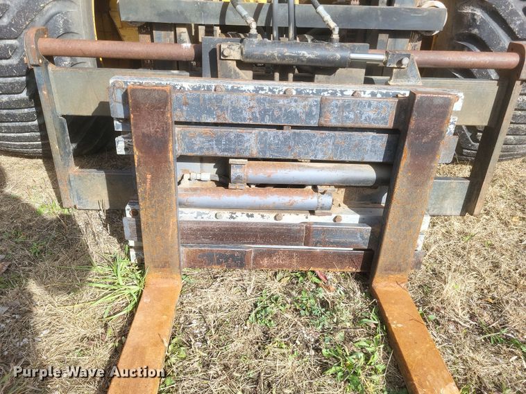 image for item DQ3805 2003 Master Craft MC06685 forklift