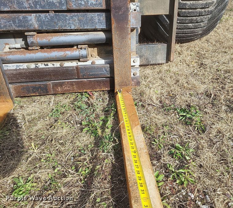 image for item DQ3805 2003 Master Craft MC06685 forklift